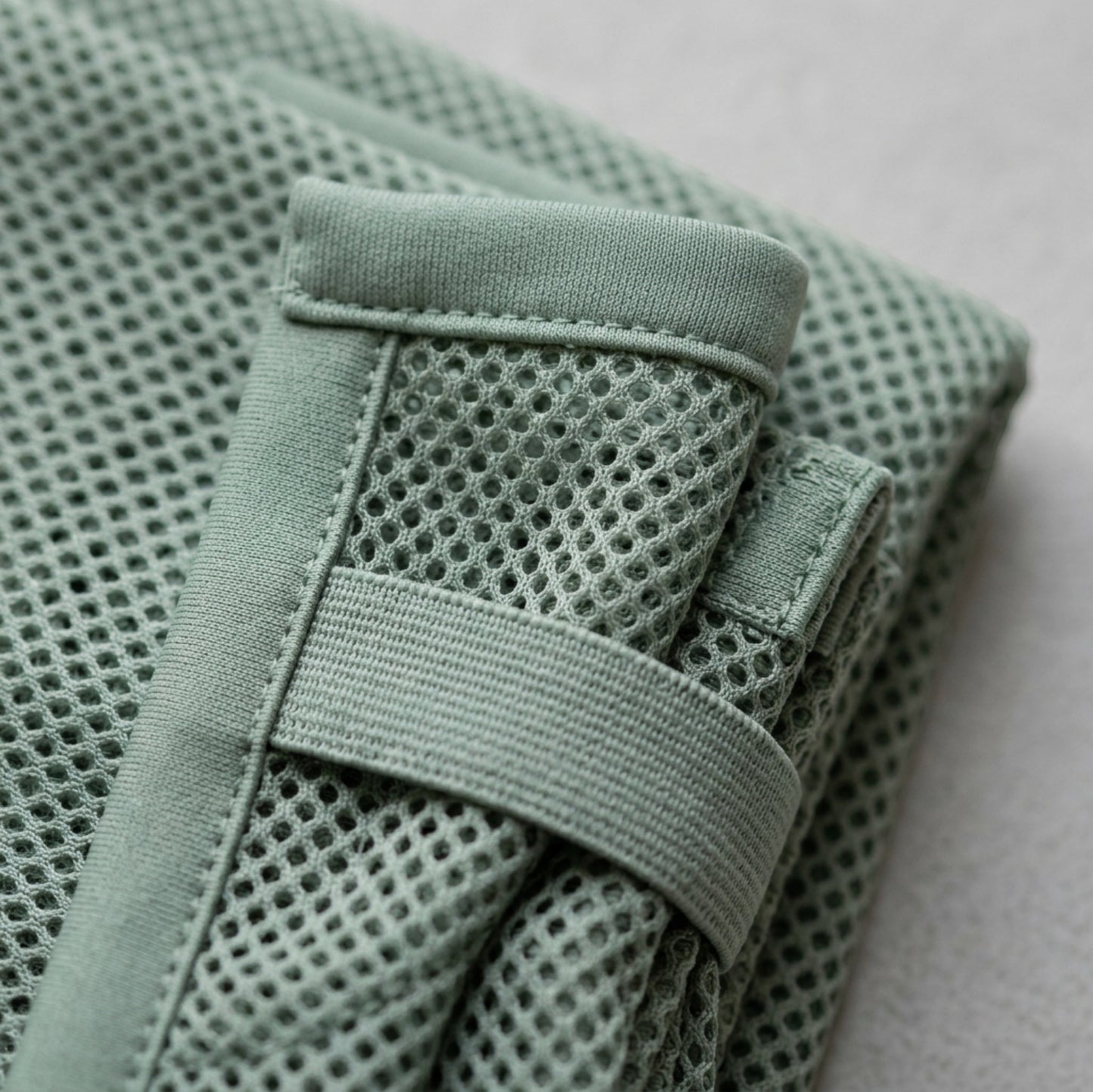 Tastl Trailmesh Cooling Towel 10 x 44 in Fog Green - Detail view